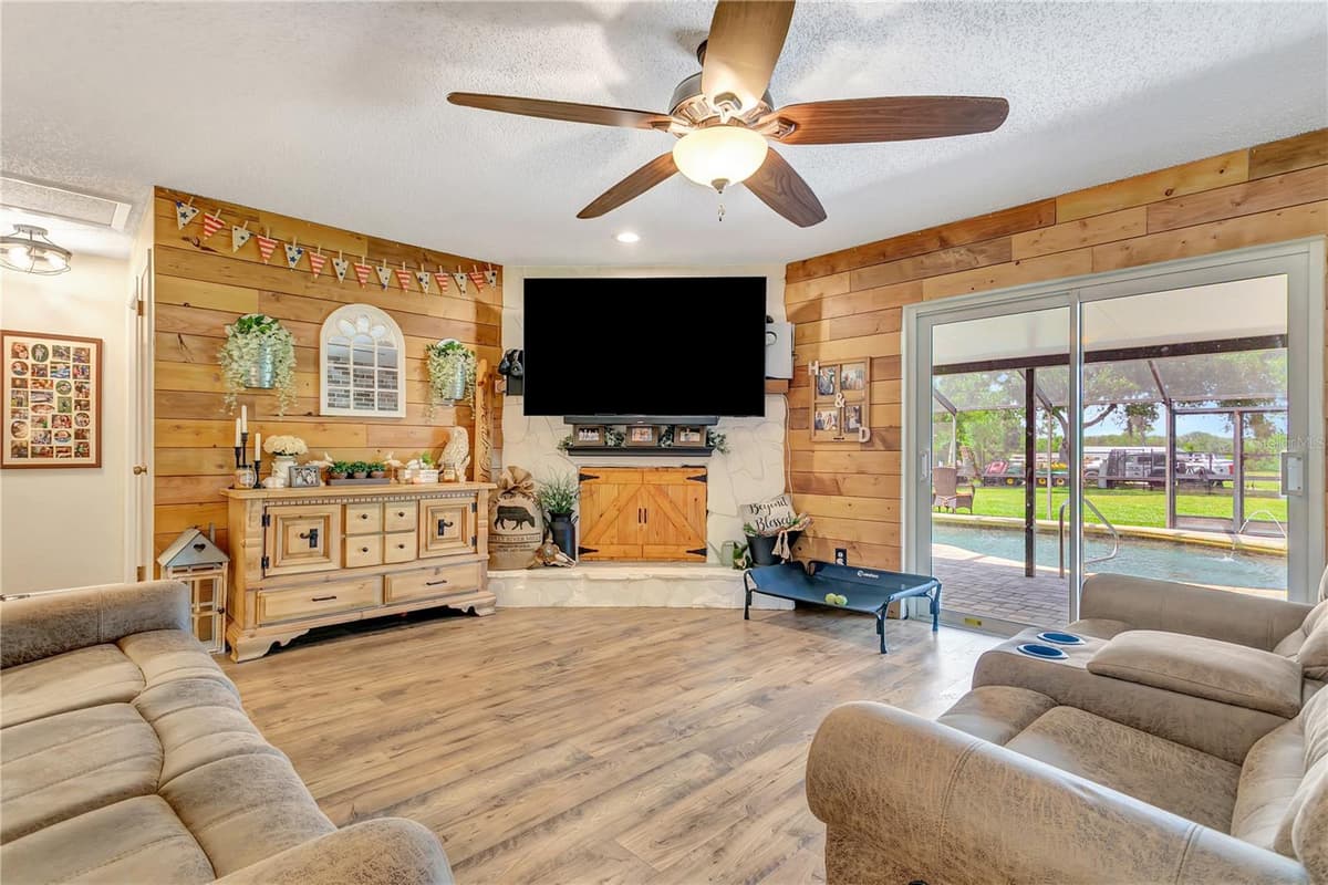10710 BILL TUCKER ROAD — photo 11 of 81