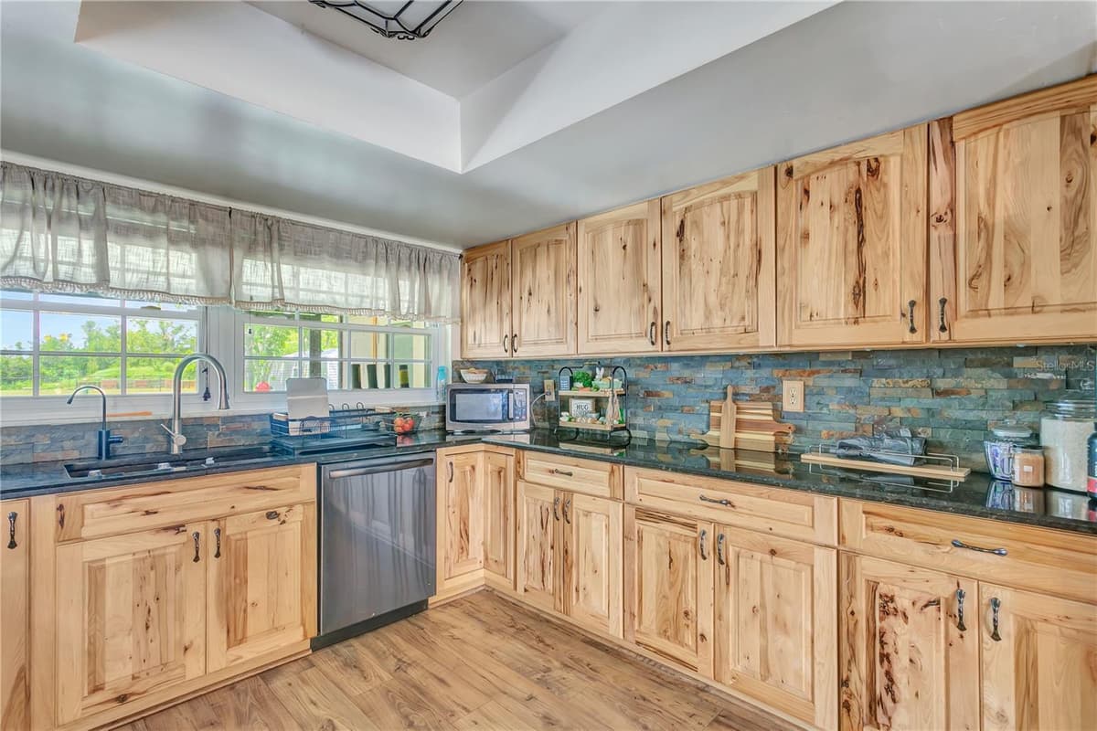 10710 BILL TUCKER ROAD — photo 10 of 81
