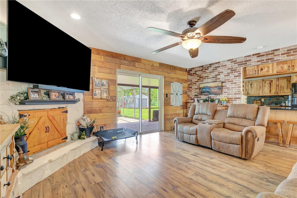 10710 BILL TUCKER ROAD — photo 12 of 81