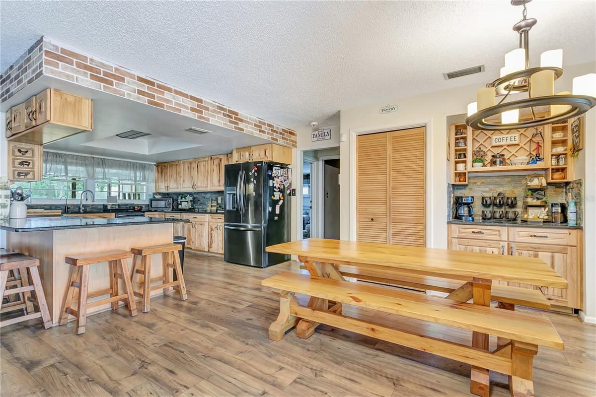 10710 BILL TUCKER ROAD — photo 4 of 81