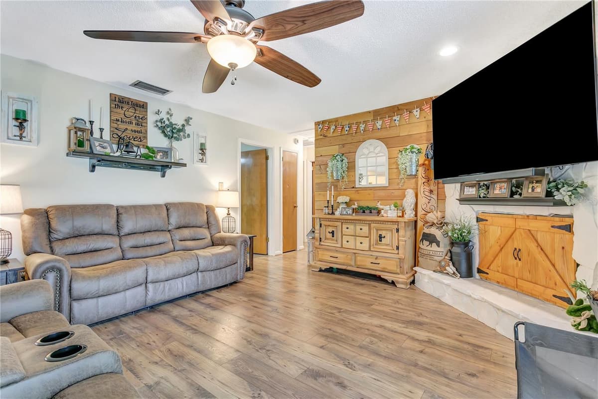 10710 BILL TUCKER ROAD — photo 13 of 81