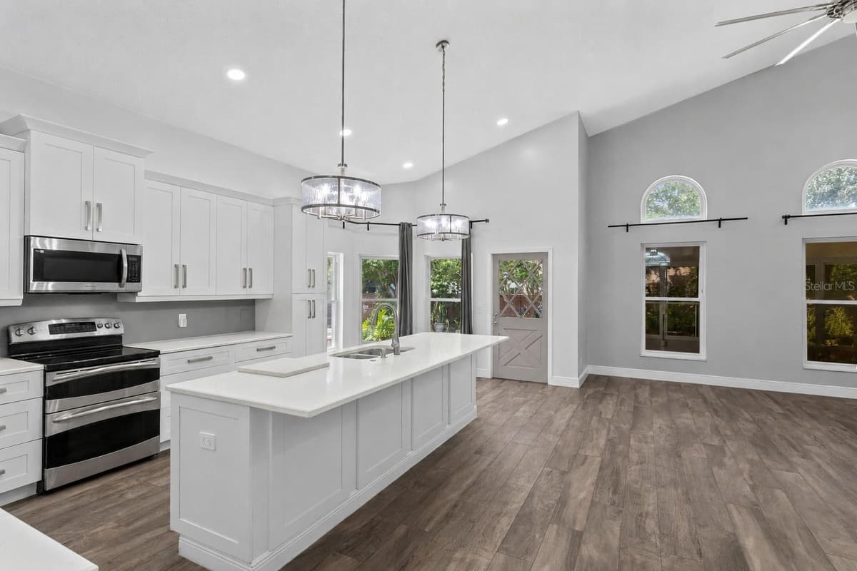 12212 HOLLY JANE COURT — photo 14 of 47
