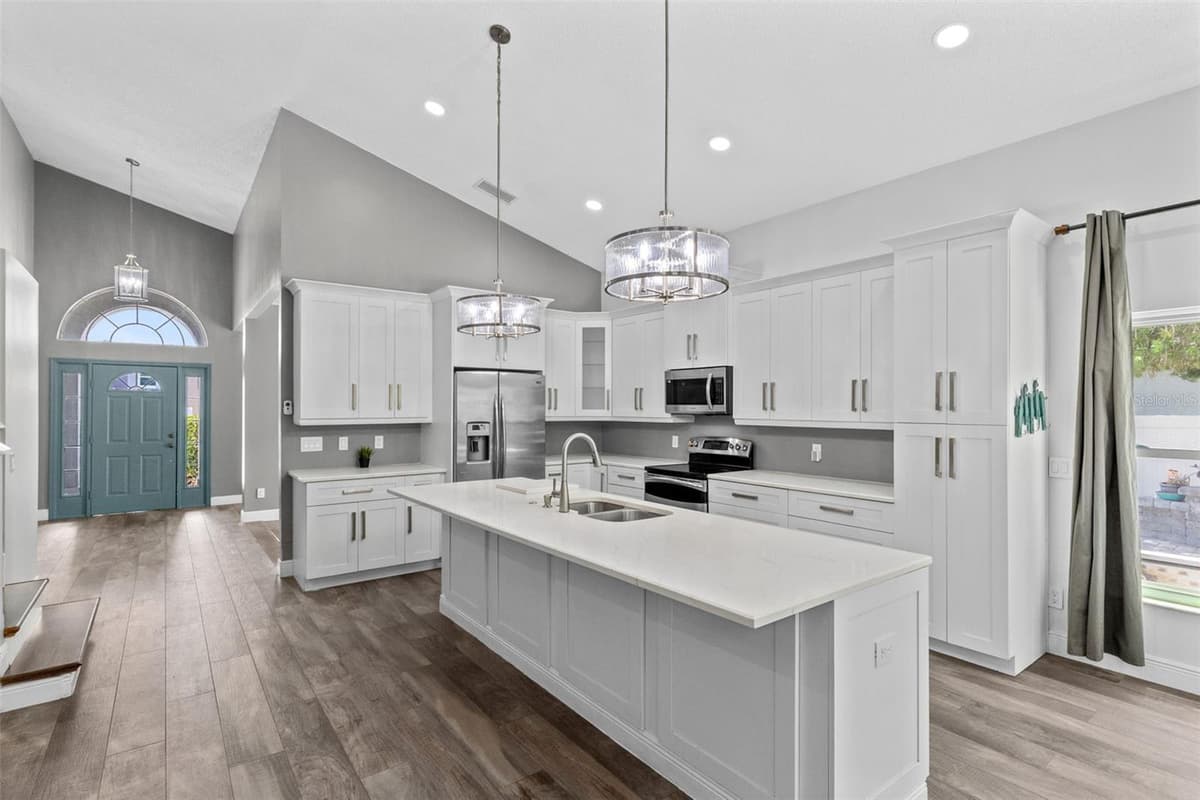 12212 HOLLY JANE COURT — photo 11 of 47