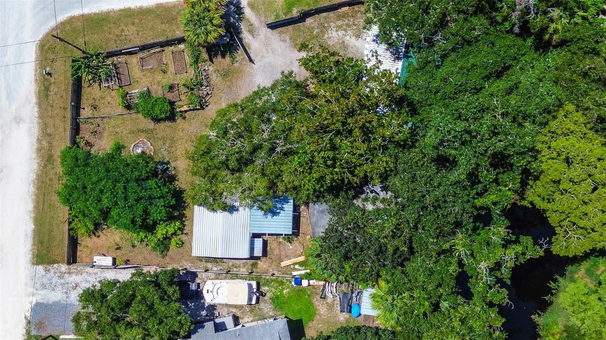 7033 CREEK DRIVE — photo 2 of 65