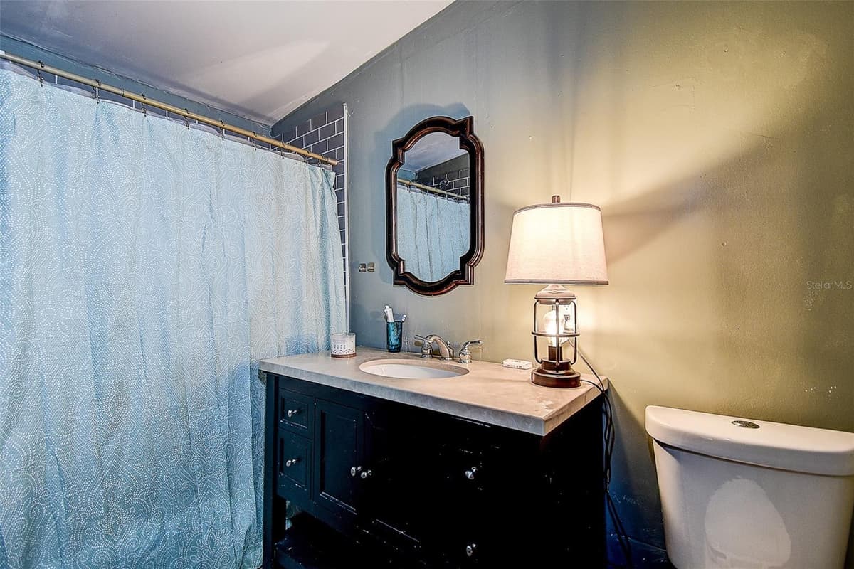 7033 CREEK DRIVE — photo 23 of 65