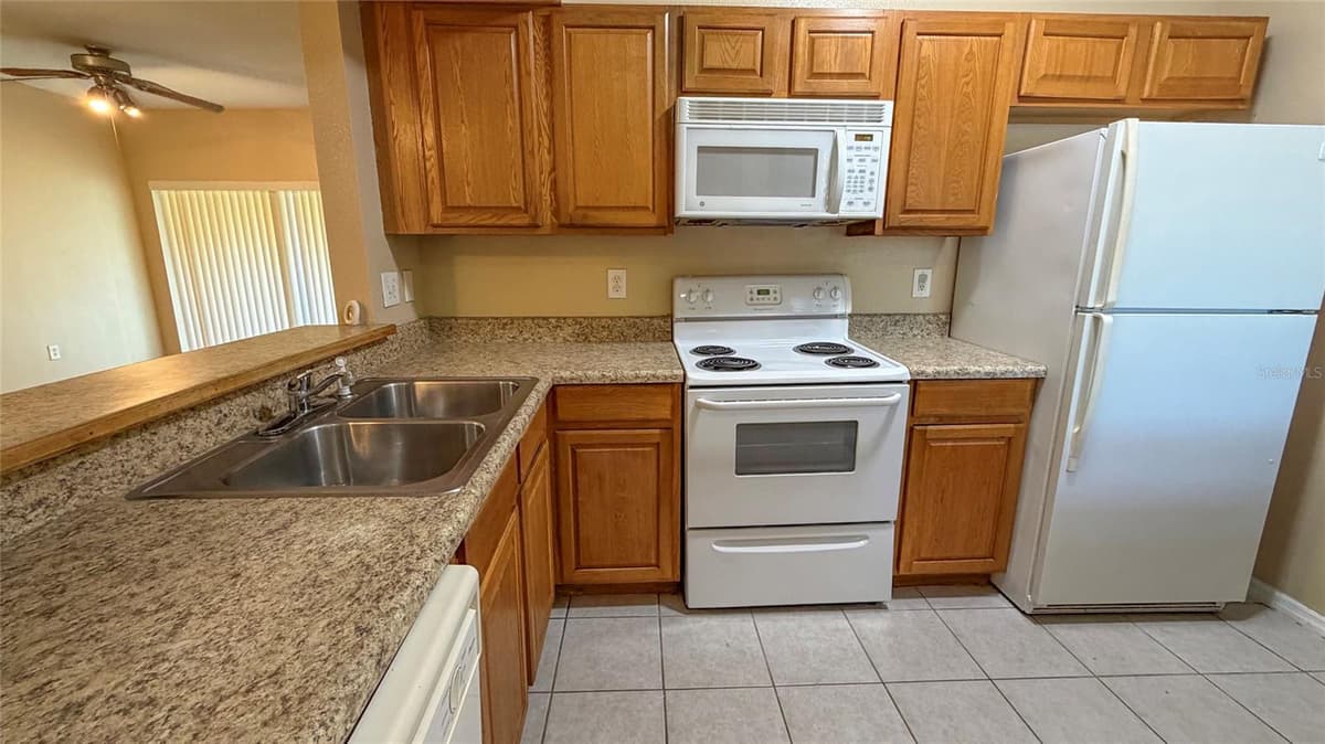 9523 GROVEDALE CIRCLE — photo 4 of 67