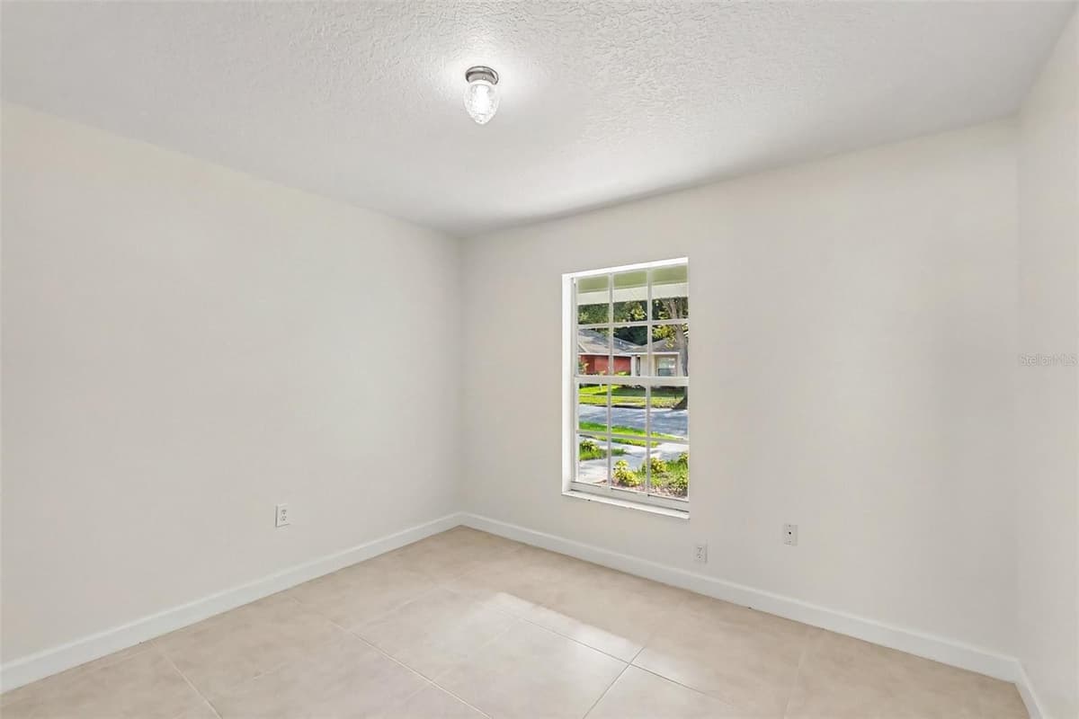 10324 SUMMERVIEW CIRCLE — photo 14 of 29