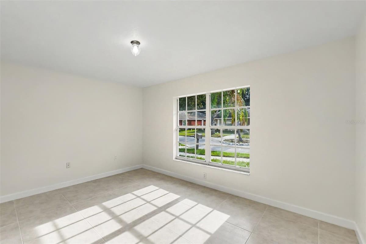 10324 SUMMERVIEW CIRCLE — photo 11 of 29