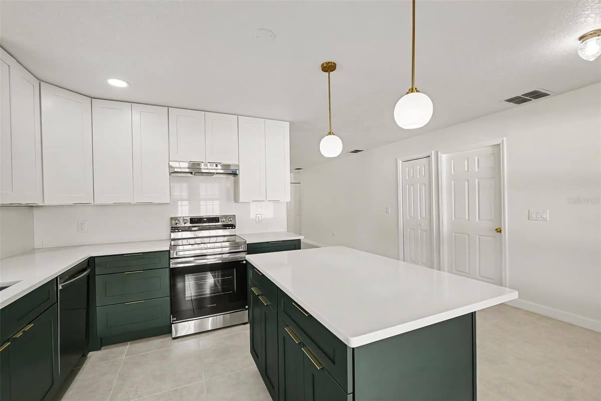 10324 SUMMERVIEW CIRCLE — photo 7 of 29