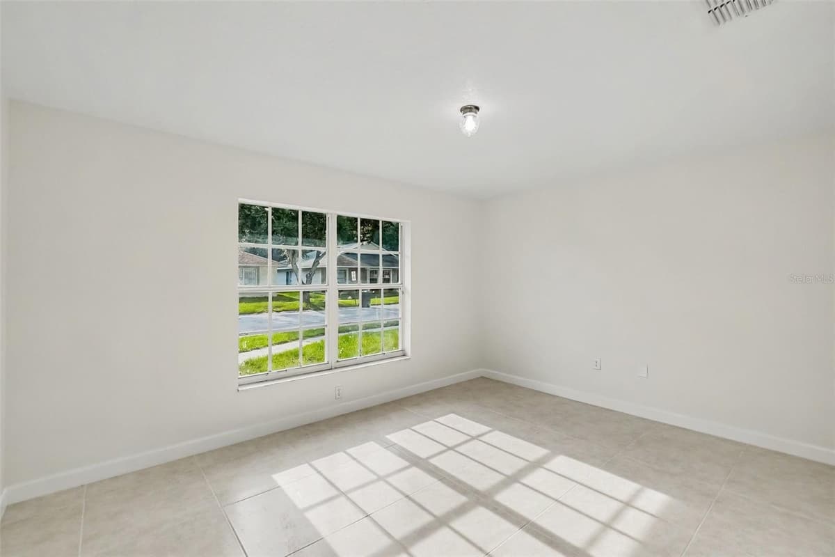 10324 SUMMERVIEW CIRCLE — photo 10 of 29