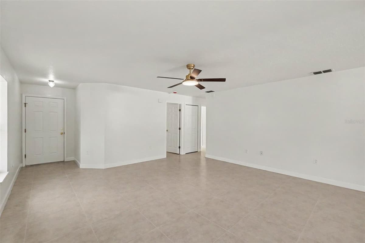 10324 SUMMERVIEW CIRCLE — photo 3 of 29