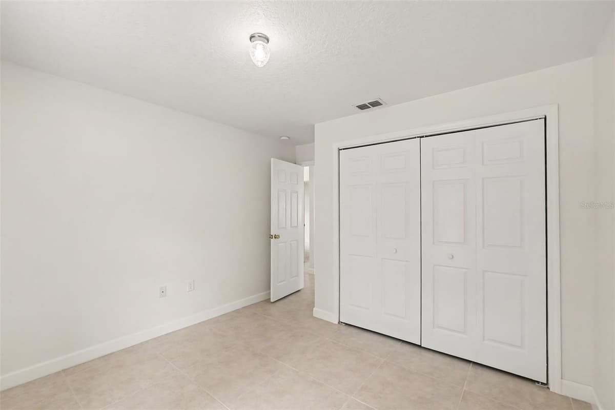 10324 SUMMERVIEW CIRCLE — photo 17 of 29