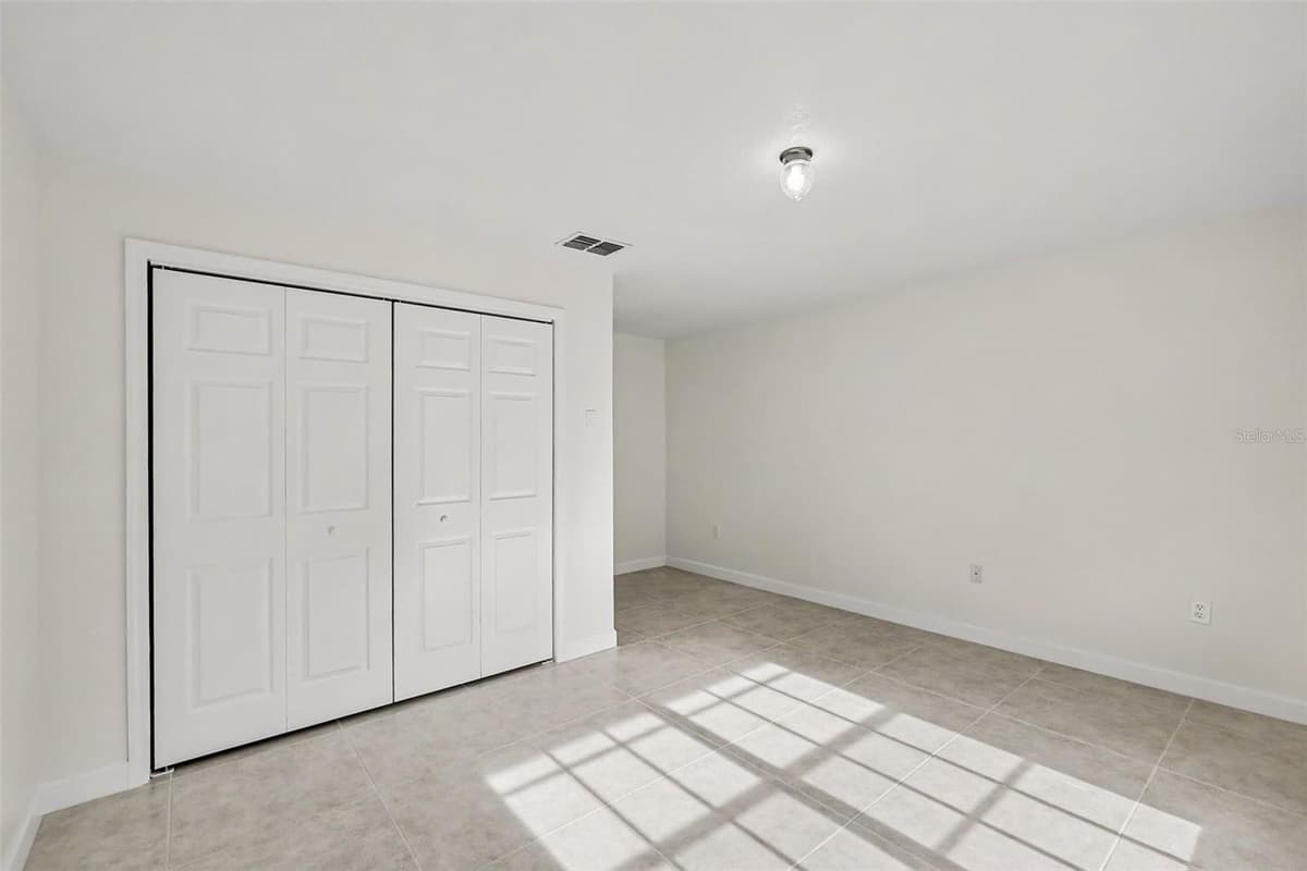10324 SUMMERVIEW CIRCLE — photo 13 of 29