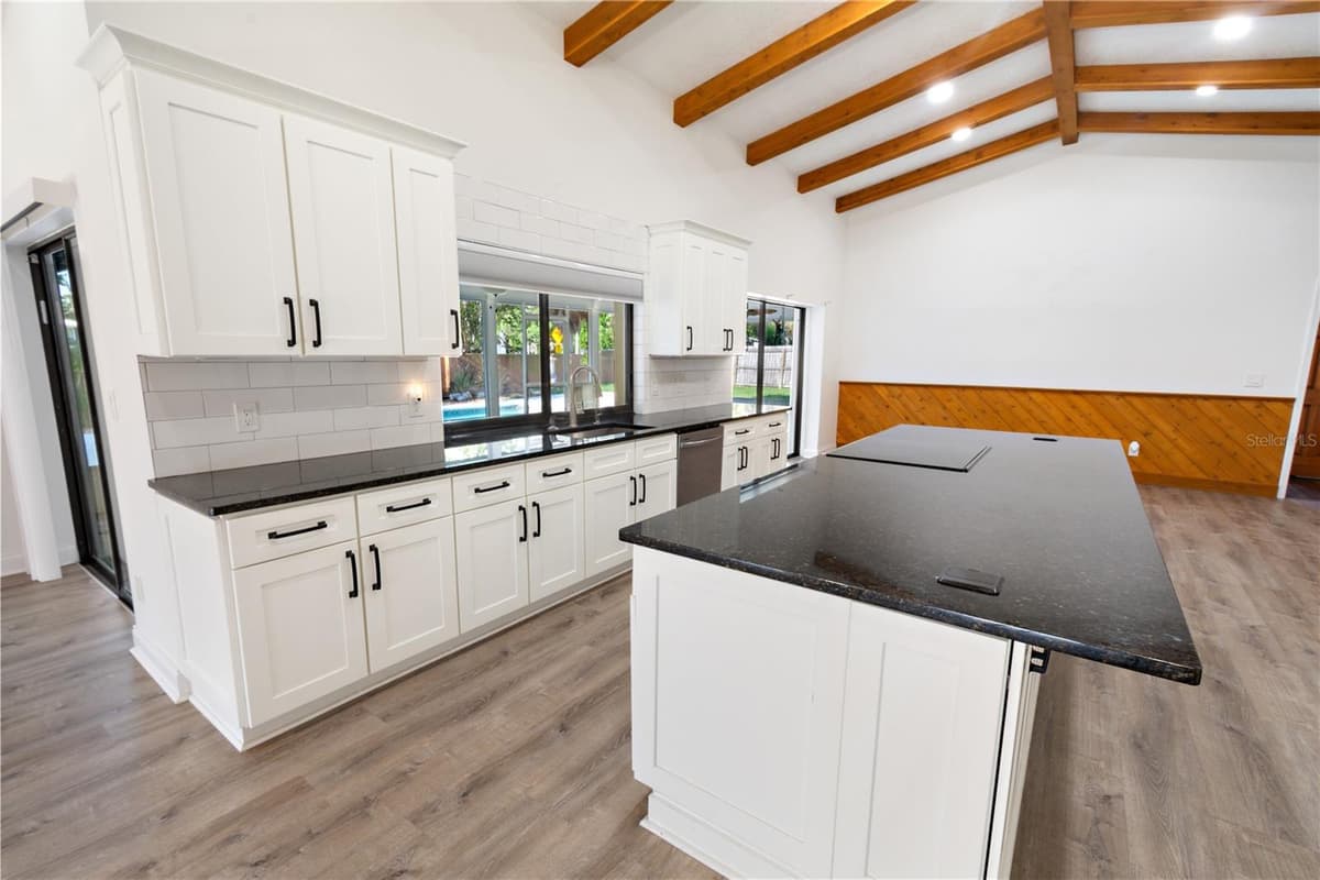 280 SANTA ROSA DRIVE — photo 7 of 44
