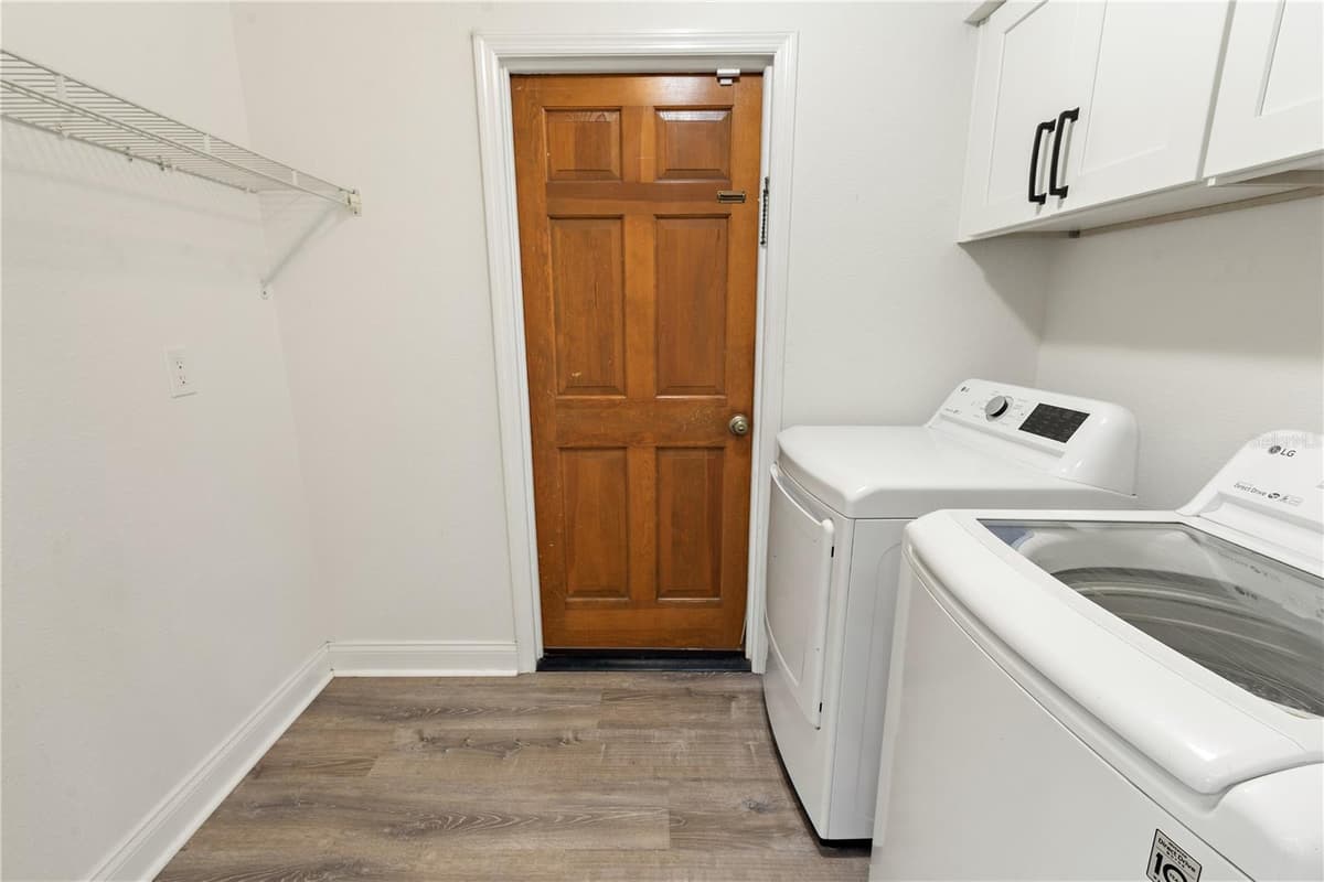 280 SANTA ROSA DRIVE — photo 13 of 44