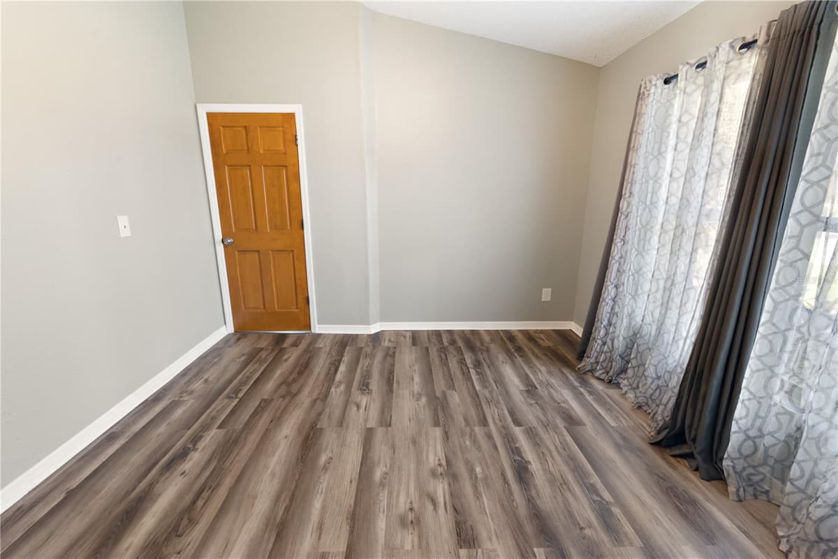 280 SANTA ROSA DRIVE — photo 15 of 44