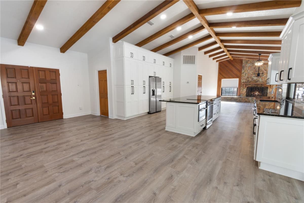 280 SANTA ROSA DRIVE — photo 5 of 44