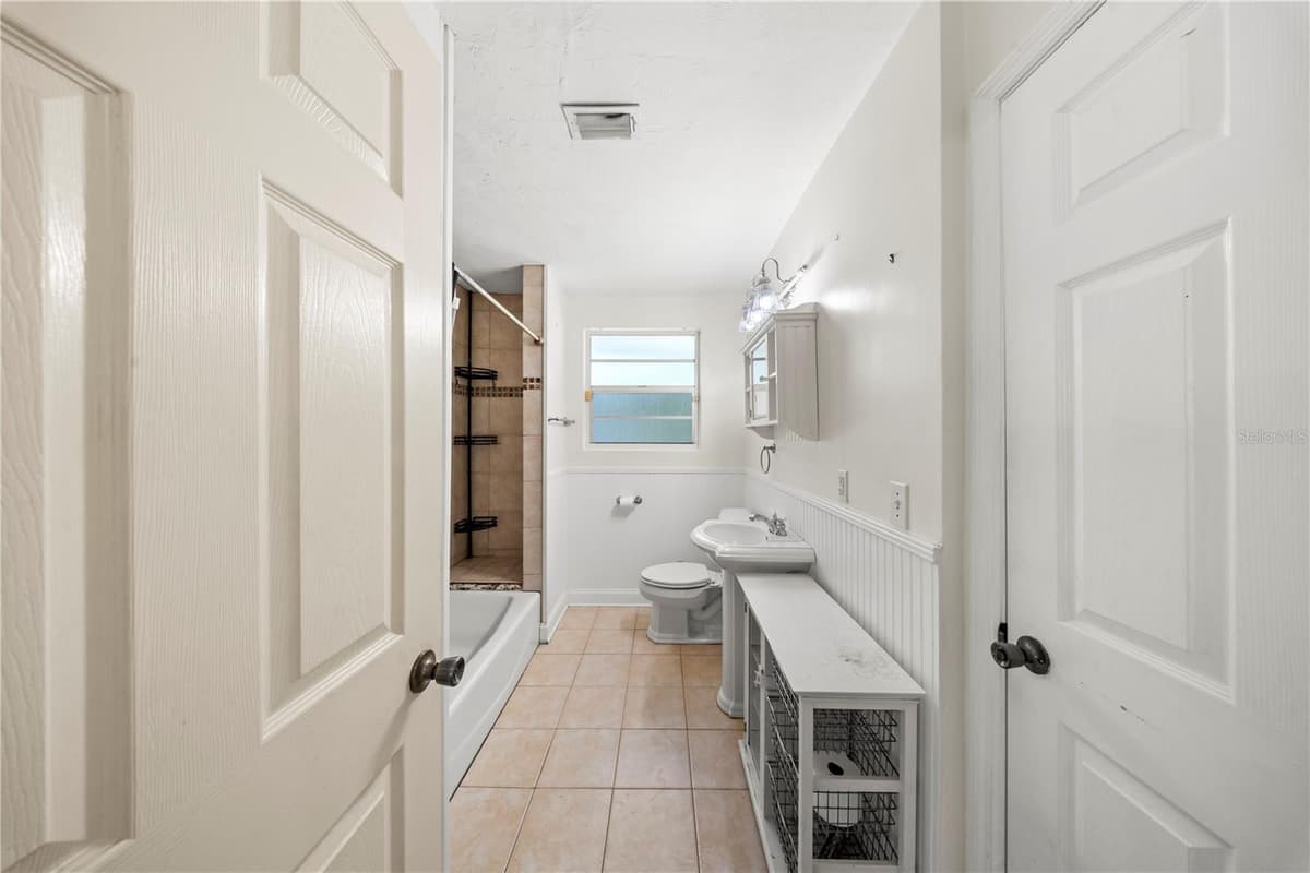 553 LANVALE AVENUE — photo 16 of 21