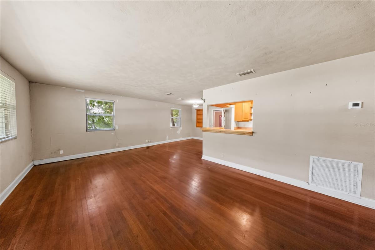 553 LANVALE AVENUE — photo 7 of 21