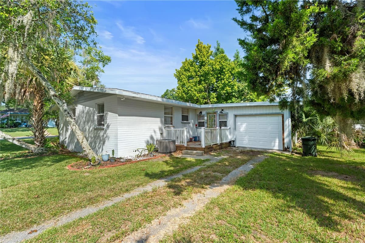 553 LANVALE AVENUE — photo 4 of 21