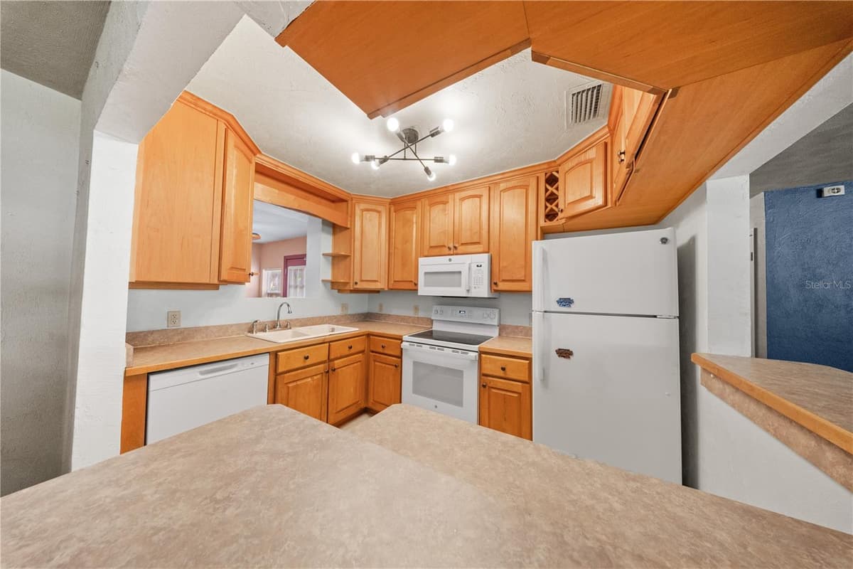 553 LANVALE AVENUE — photo 9 of 21