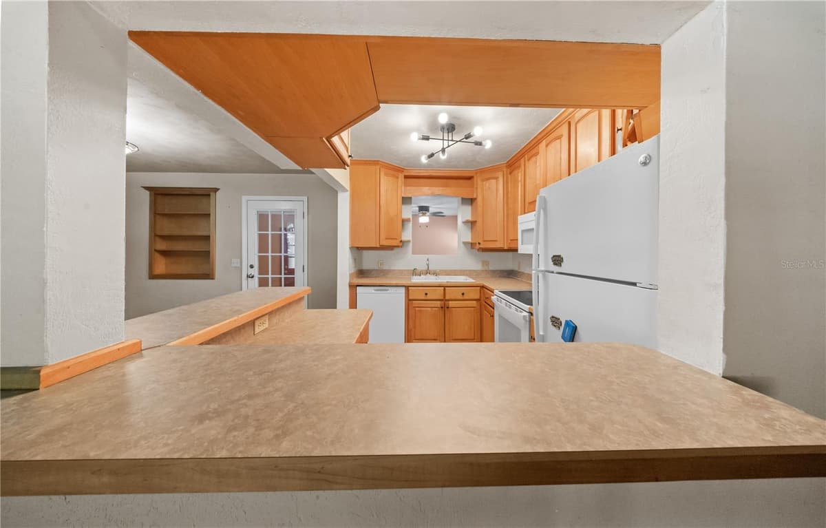 553 LANVALE AVENUE — photo 10 of 21