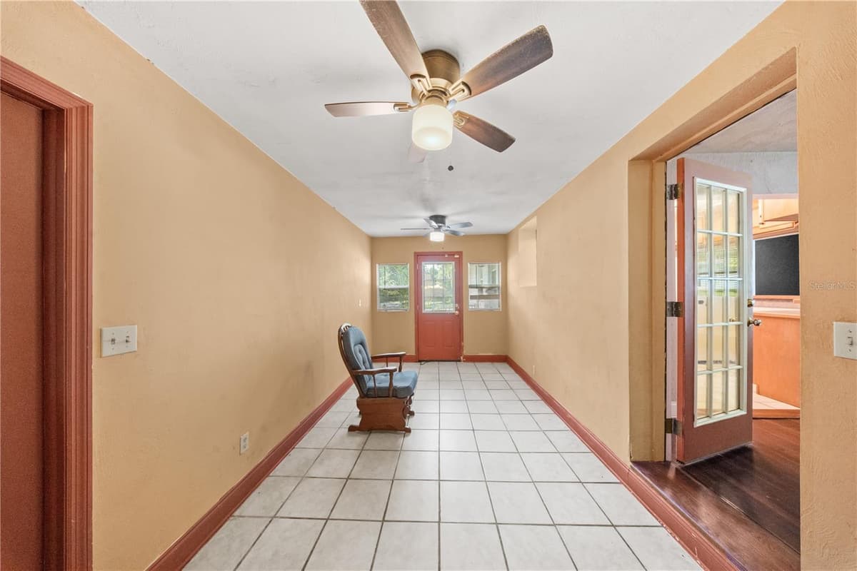 553 LANVALE AVENUE — photo 12 of 21