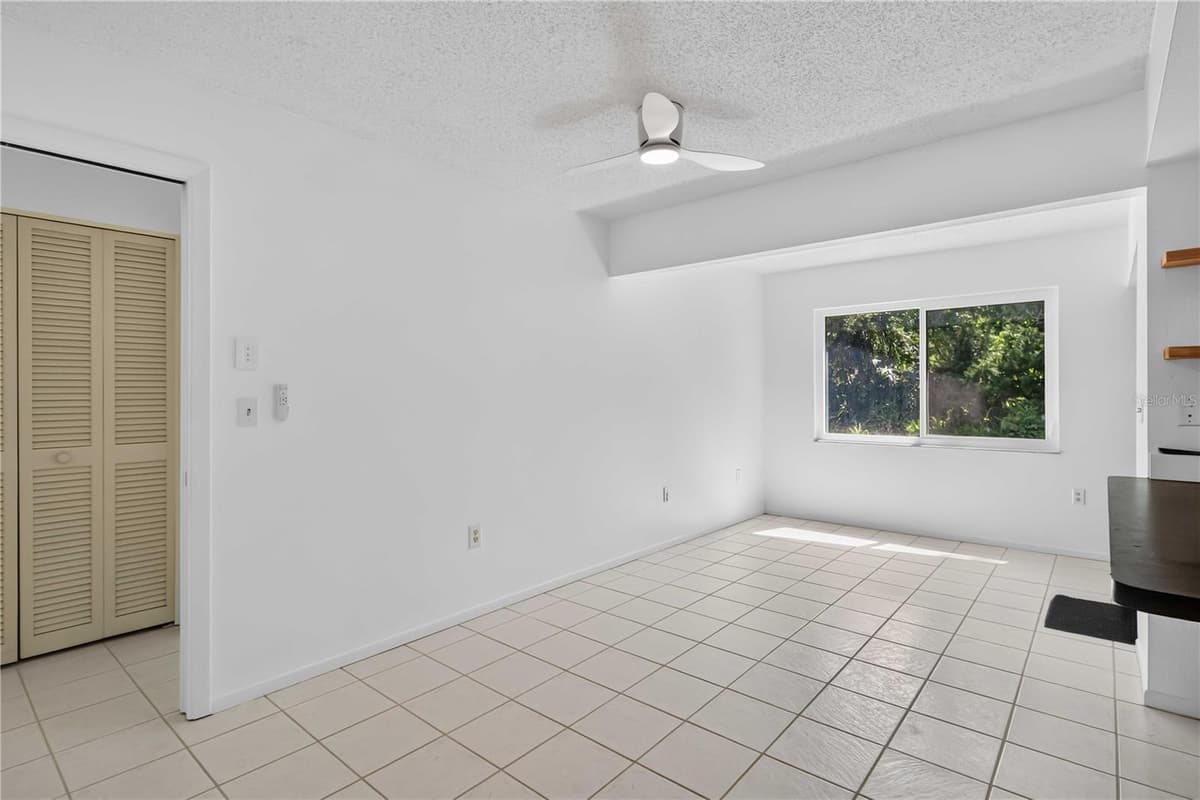 4825 HUNTLEIGH DRIVE — photo 16 of 33