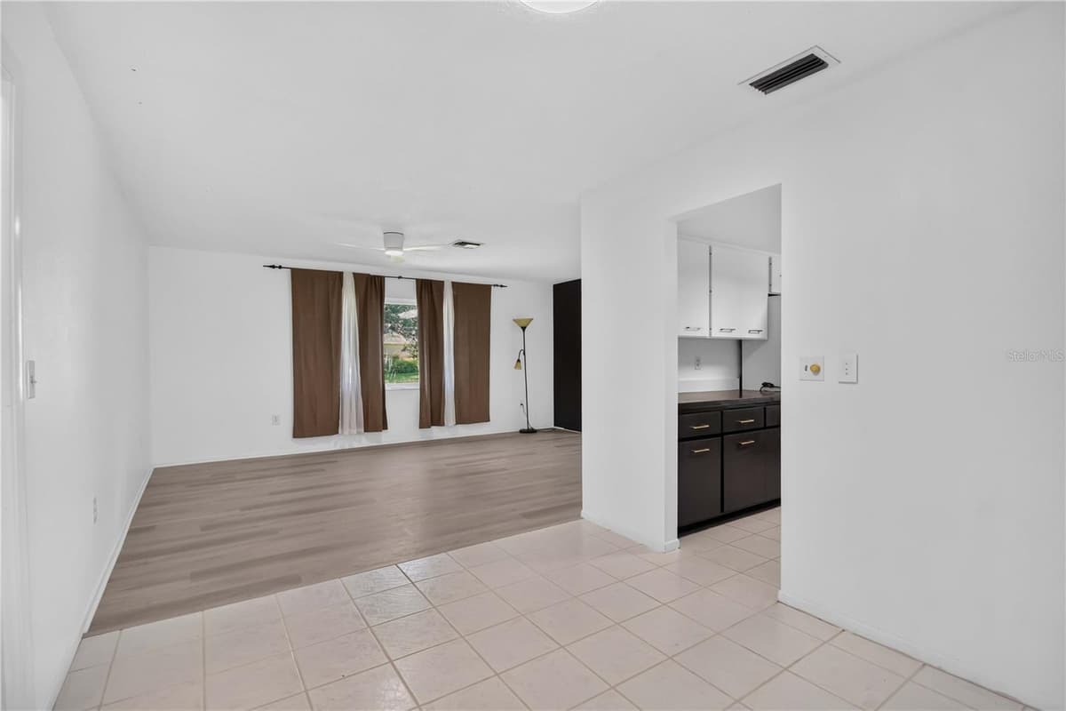 4825 HUNTLEIGH DRIVE — photo 9 of 33