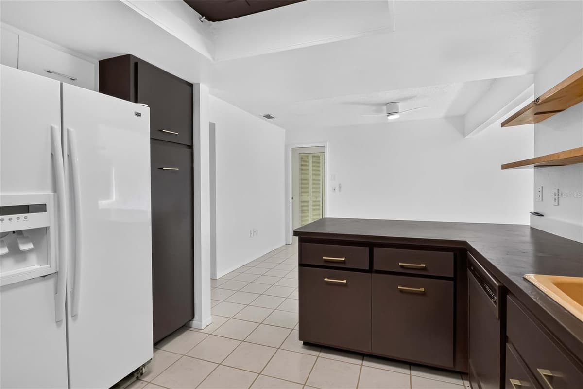 4825 HUNTLEIGH DRIVE — photo 13 of 33