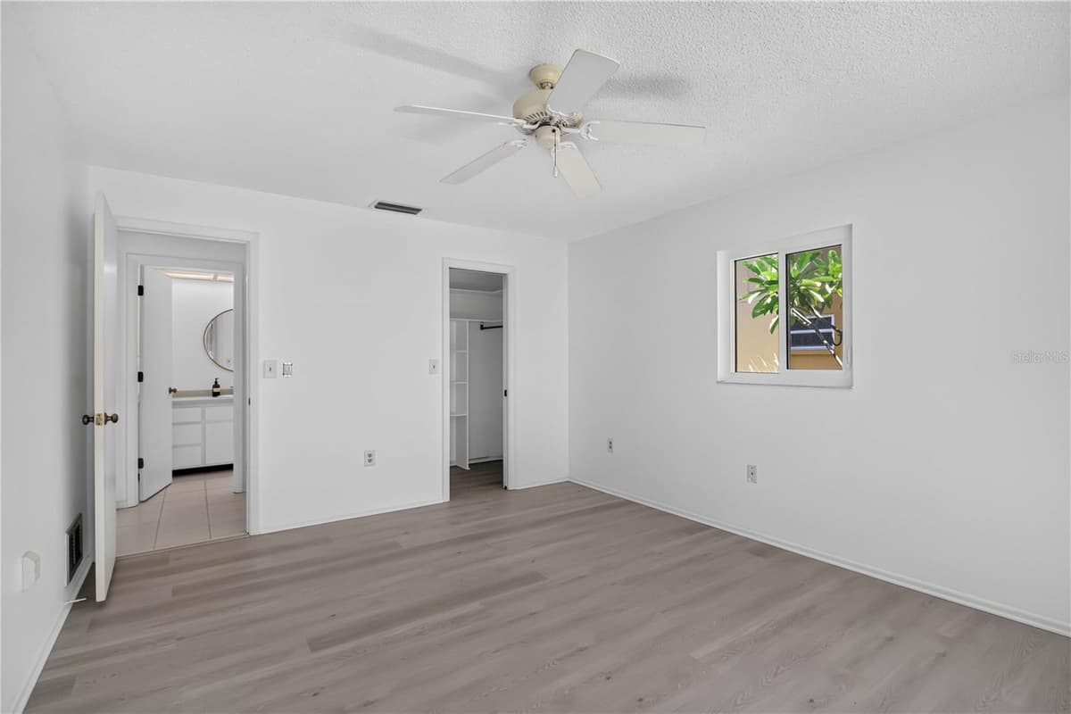 4825 HUNTLEIGH DRIVE — photo 20 of 33