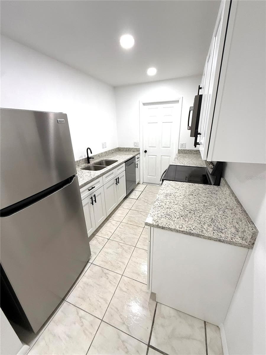 432 JOHN STREET — photo 9 of 16
