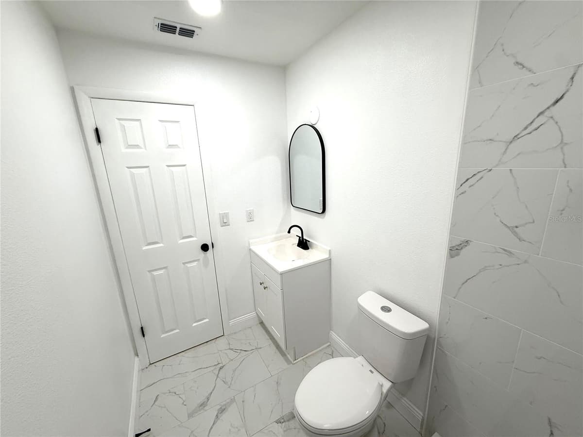 432 JOHN STREET — photo 12 of 16