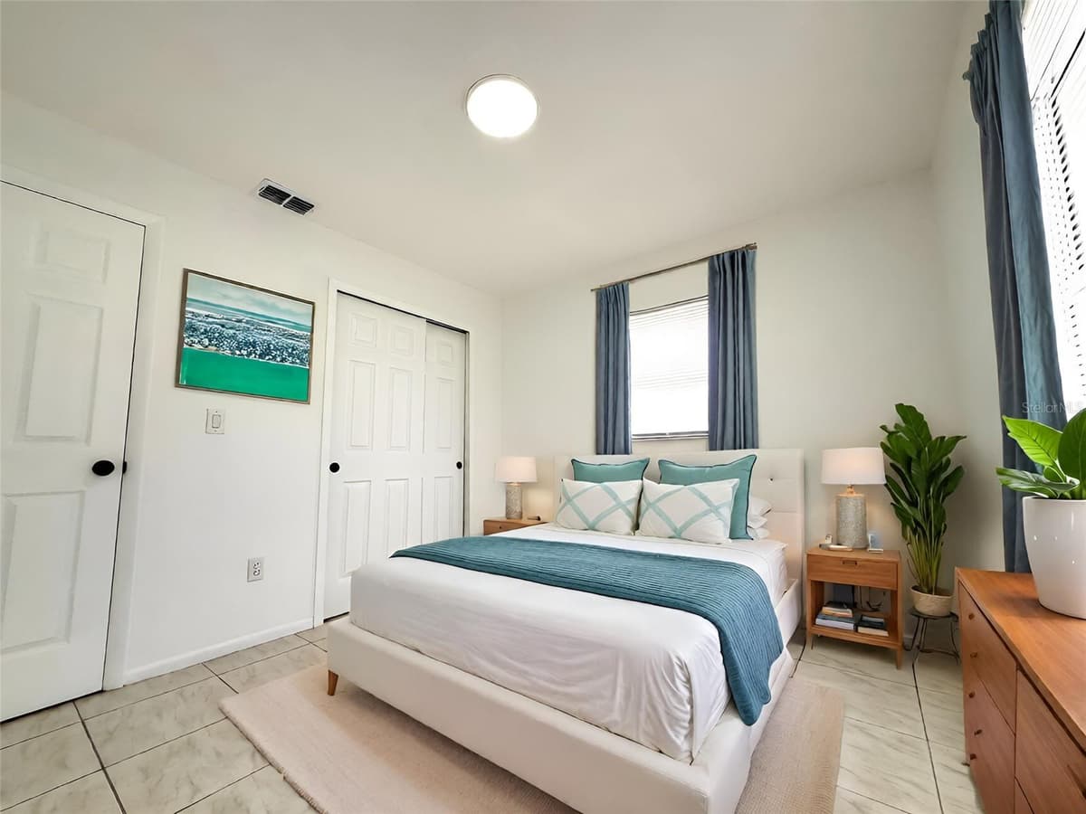 432 JOHN STREET — photo 7 of 16