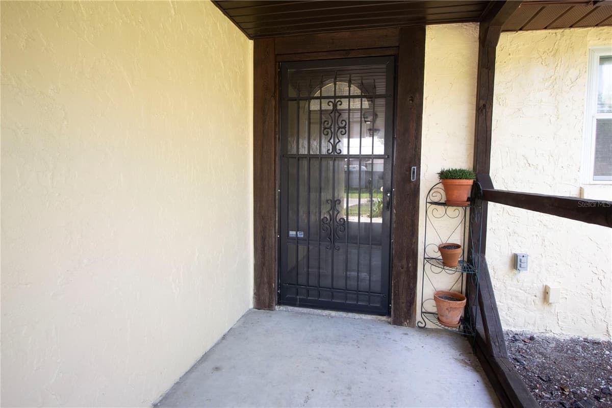 8609 HORIZON LANE — photo 6 of 41