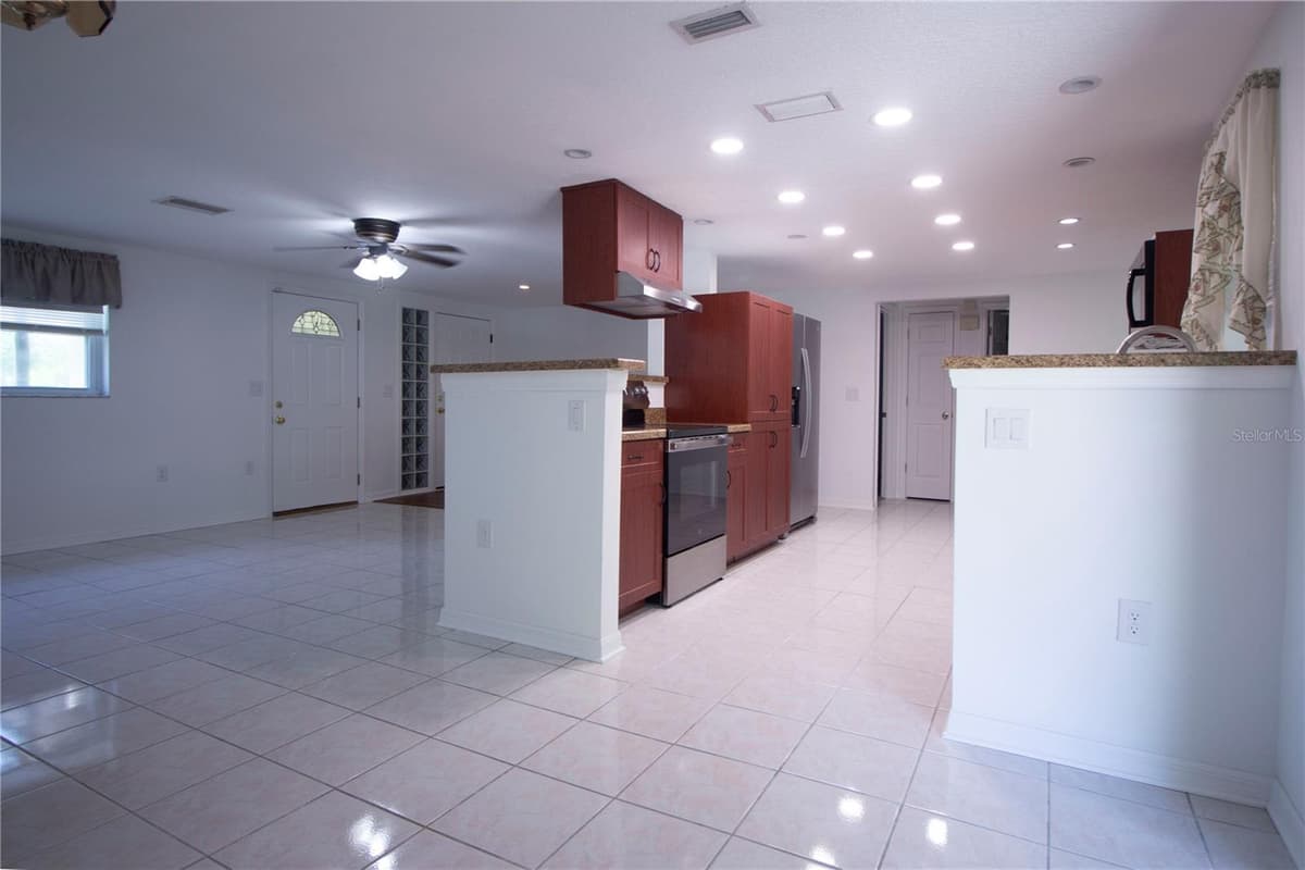 8609 HORIZON LANE — photo 10 of 41