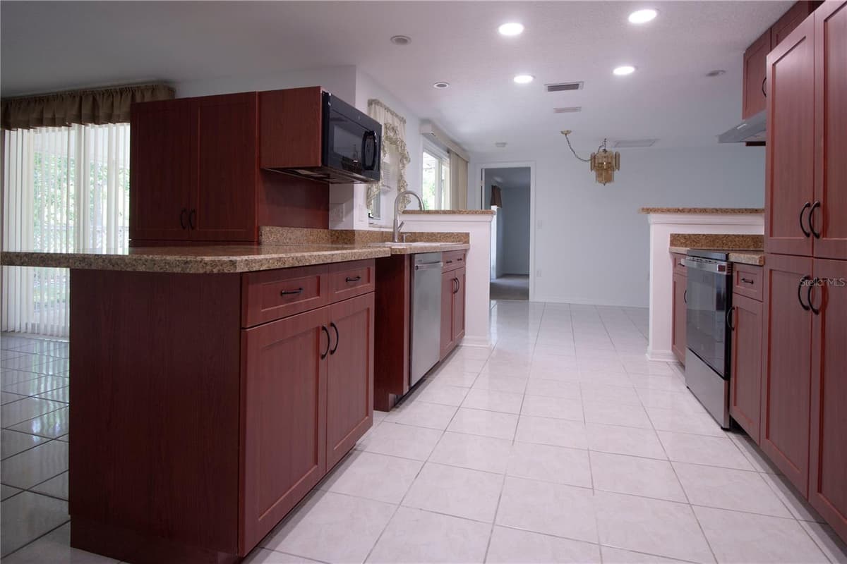 8609 HORIZON LANE — photo 13 of 41
