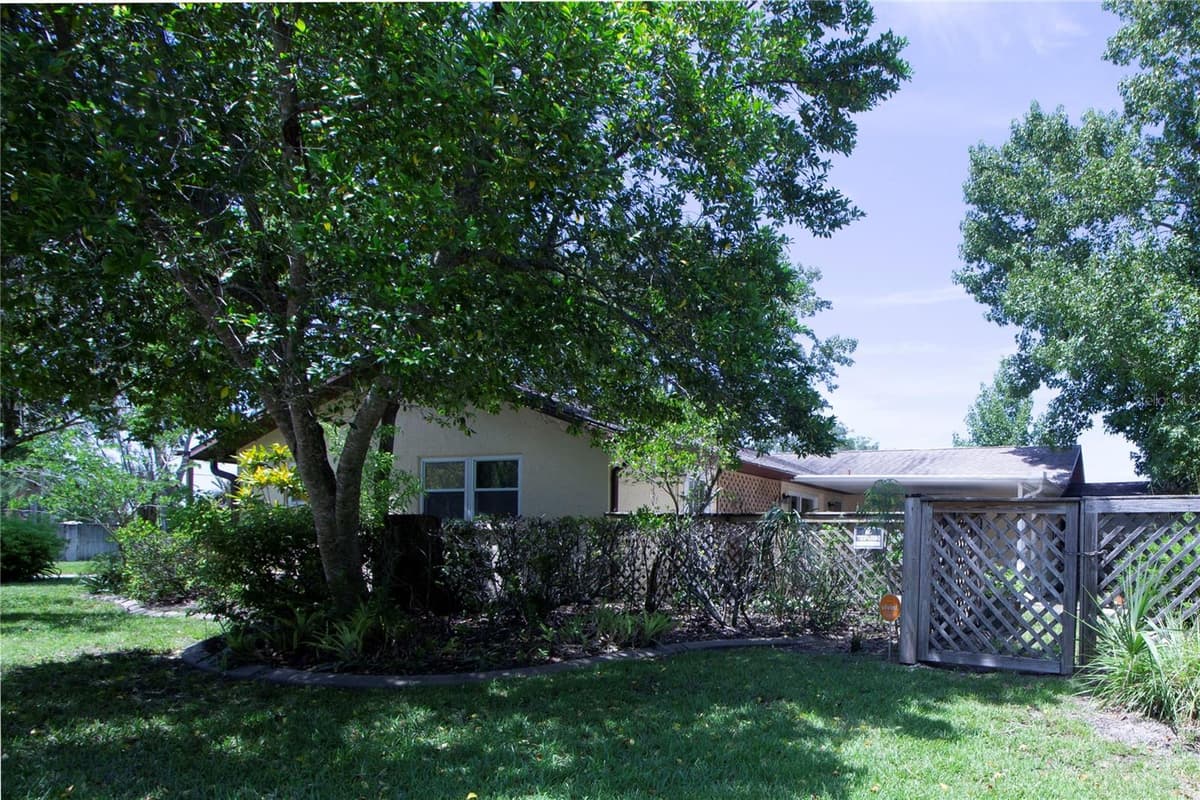 8609 HORIZON LANE — photo 5 of 41