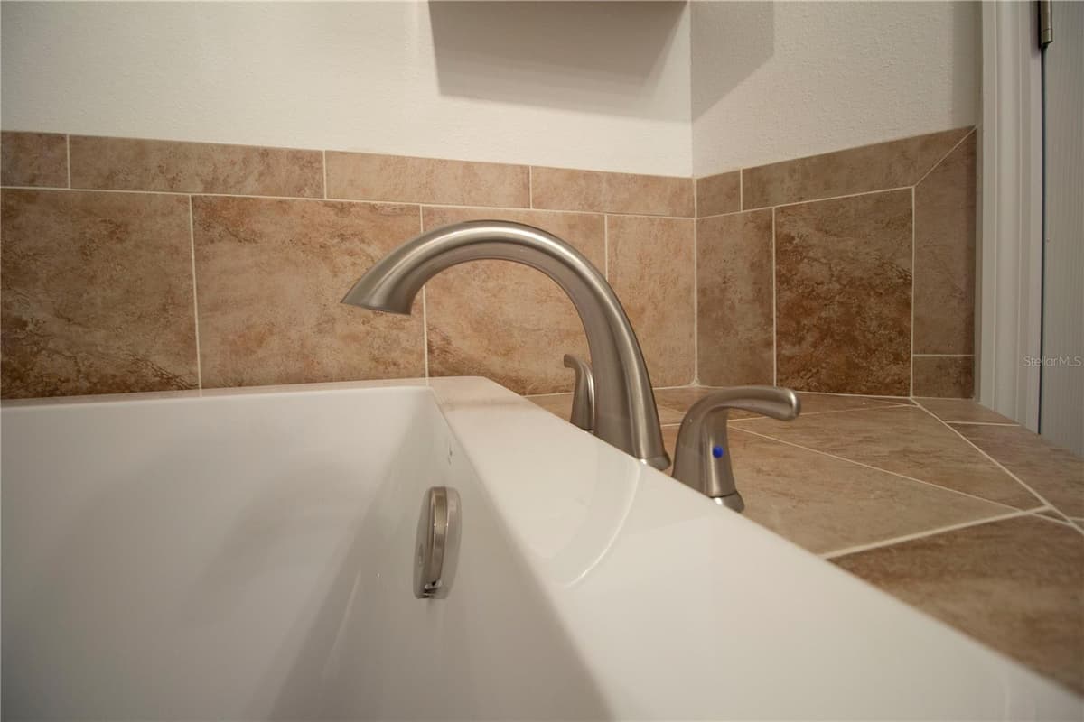 8609 HORIZON LANE — photo 22 of 41