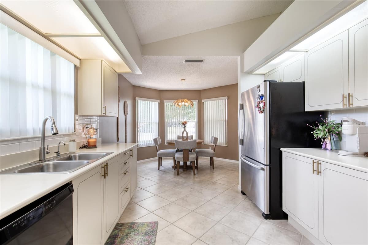 982 BREEZEMONT COURT — photo 18 of 69