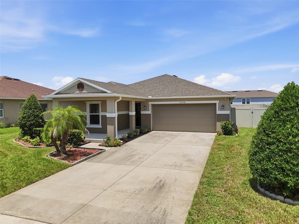 2328 CARRIAGE POINTE LOOP — photo 3 of 31