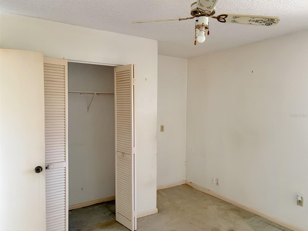 20 WOODBURY DRIVE — photo 16 of 17