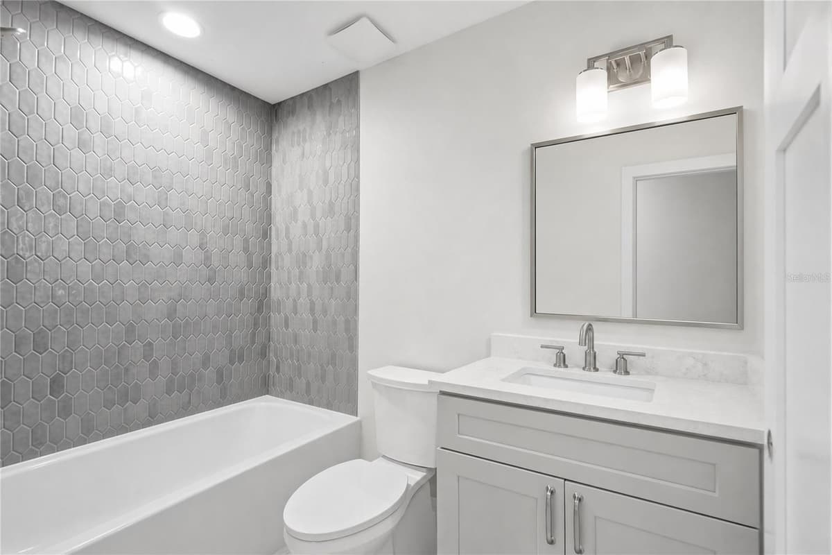 2540 1ST AVENUE — photo 42 of 55