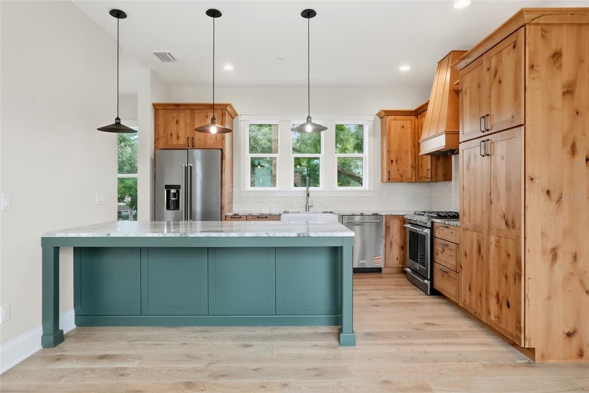 2540 1ST AVENUE — photo 13 of 55