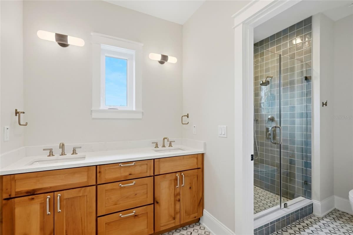 2540 1ST AVENUE — photo 25 of 55