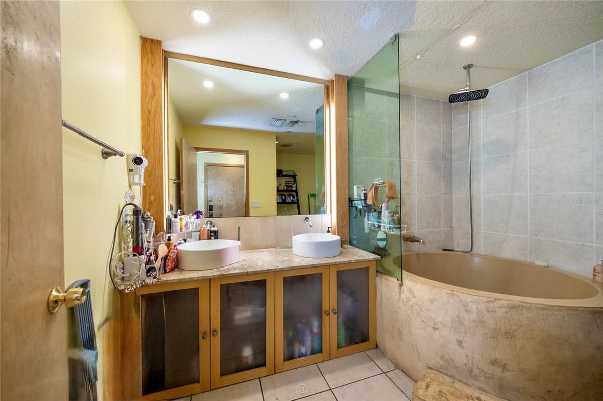 101 PALM HARBOR PARKWAY — photo 14 of 17