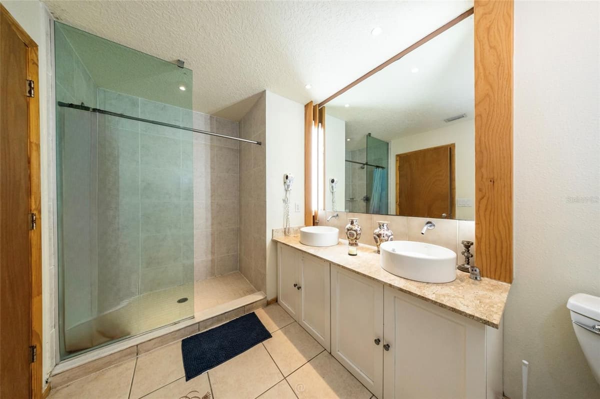 101 PALM HARBOR PARKWAY — photo 8 of 17