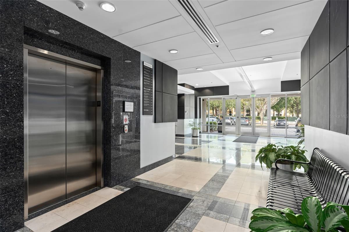 6200 METROWEST BOULEVARD — photo 34 of 40