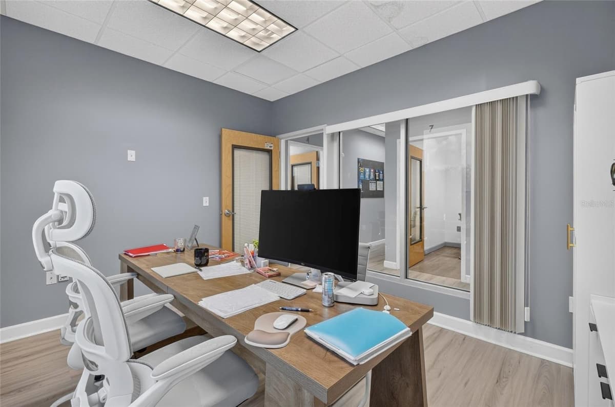 6200 METROWEST BOULEVARD — photo 18 of 40