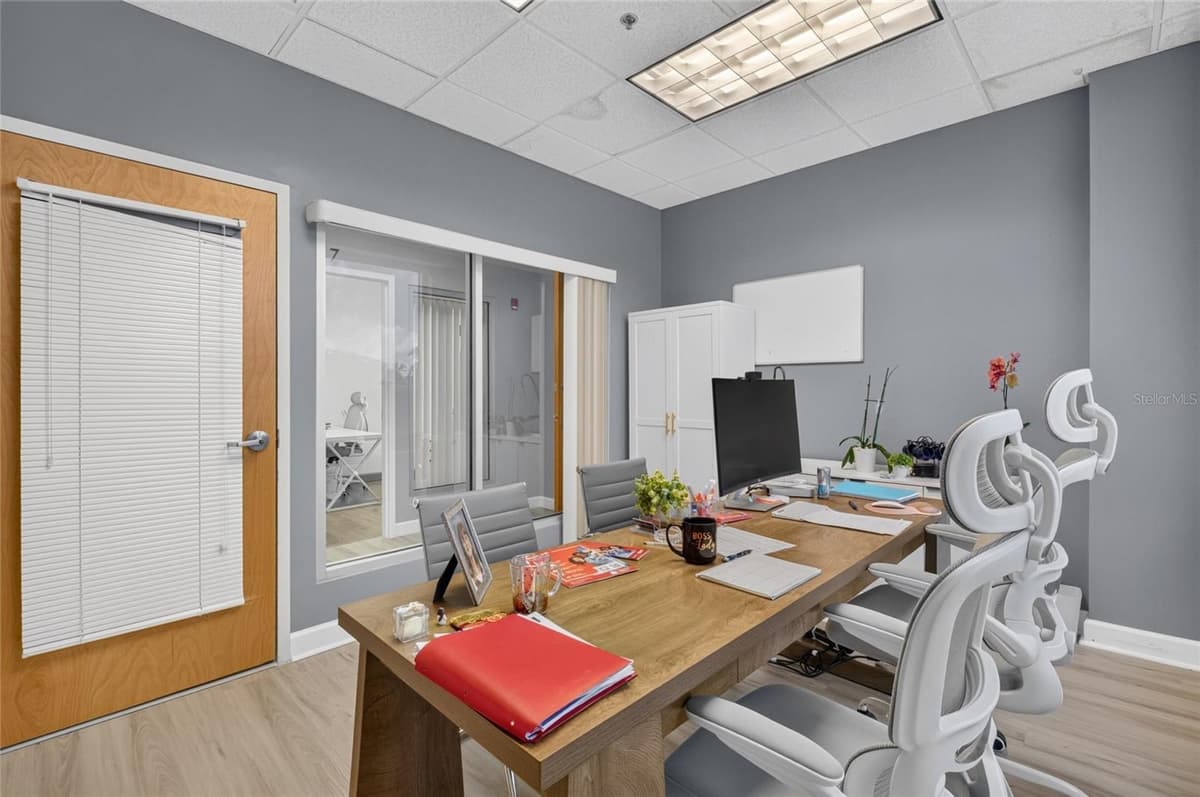 6200 METROWEST BOULEVARD — photo 19 of 40